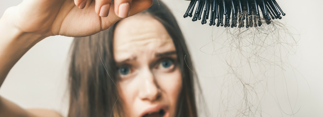 Chute de cheveux : pensez au shampoing adapté !