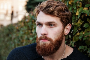 Messieurs, ne négligez pas votre chevelure, utilisez un shampoing adapté !