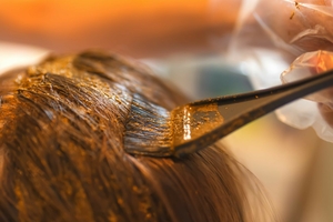 Comment appliquer le henné naturel sur les cheveux ?