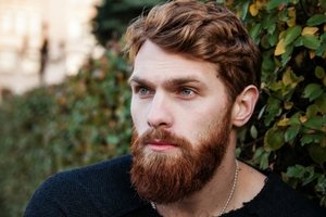 Messieurs, ne négligez pas votre chevelure, utilisez un shampoing adapté !