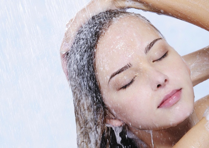 shampoing doux pour purifier les chevelures à racine grasse
